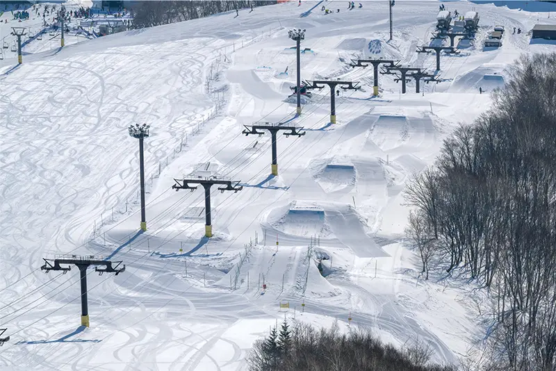 Spring skiing in Niseko