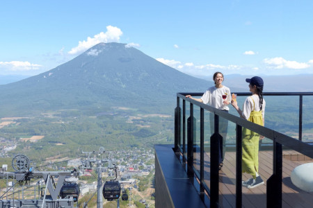 写真：エースゴンドラ山頂広場
