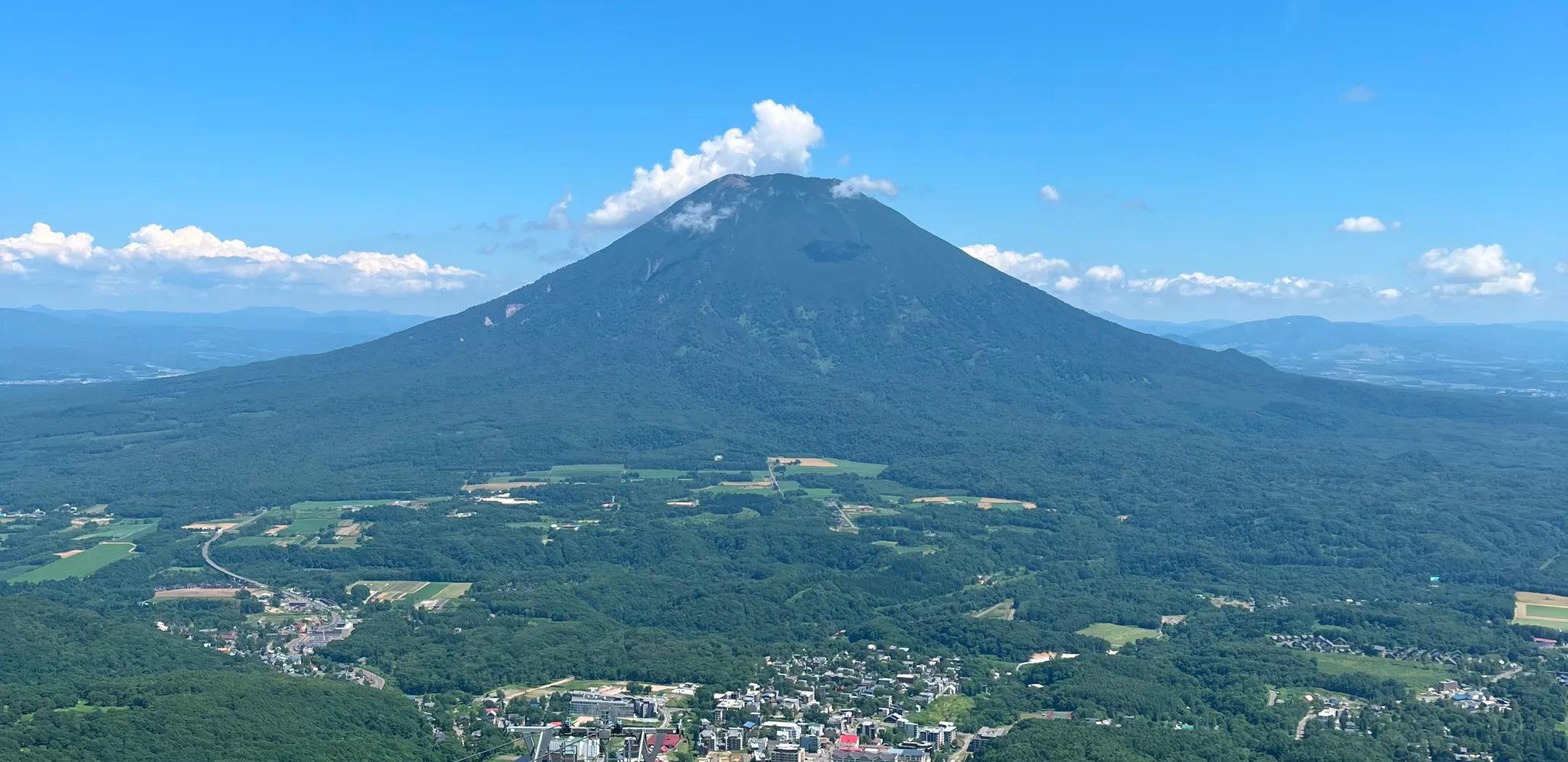 羊蹄山の全景