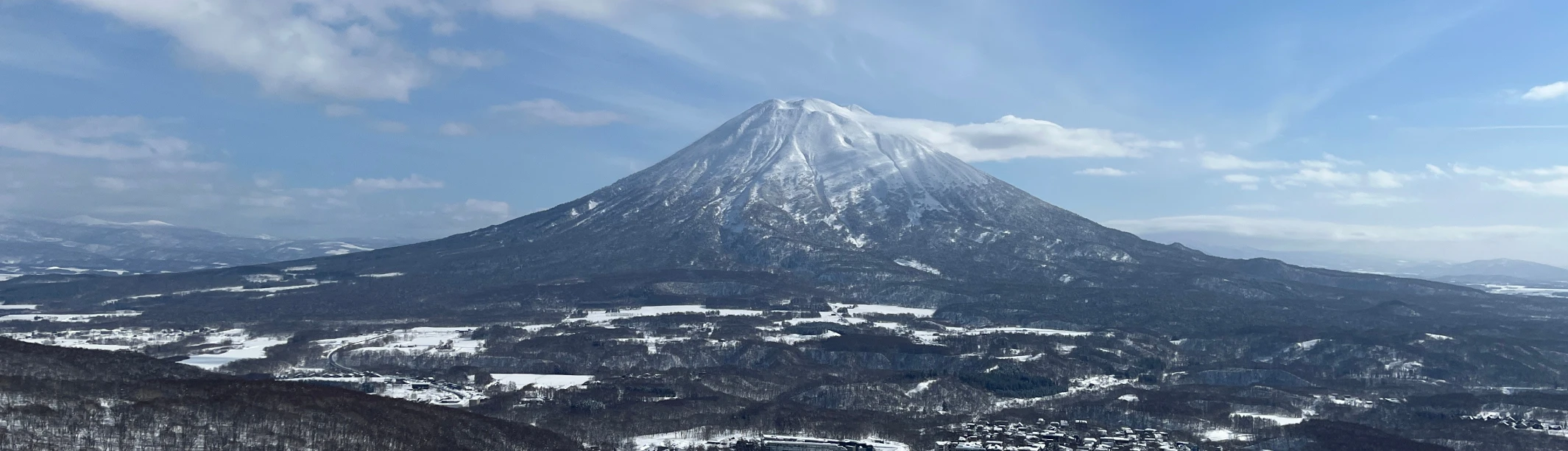 雪の羊蹄山