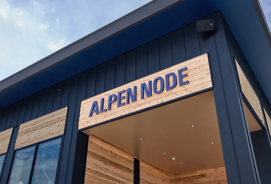 ALPEN NODE内 (エースゴンドラ山麓)