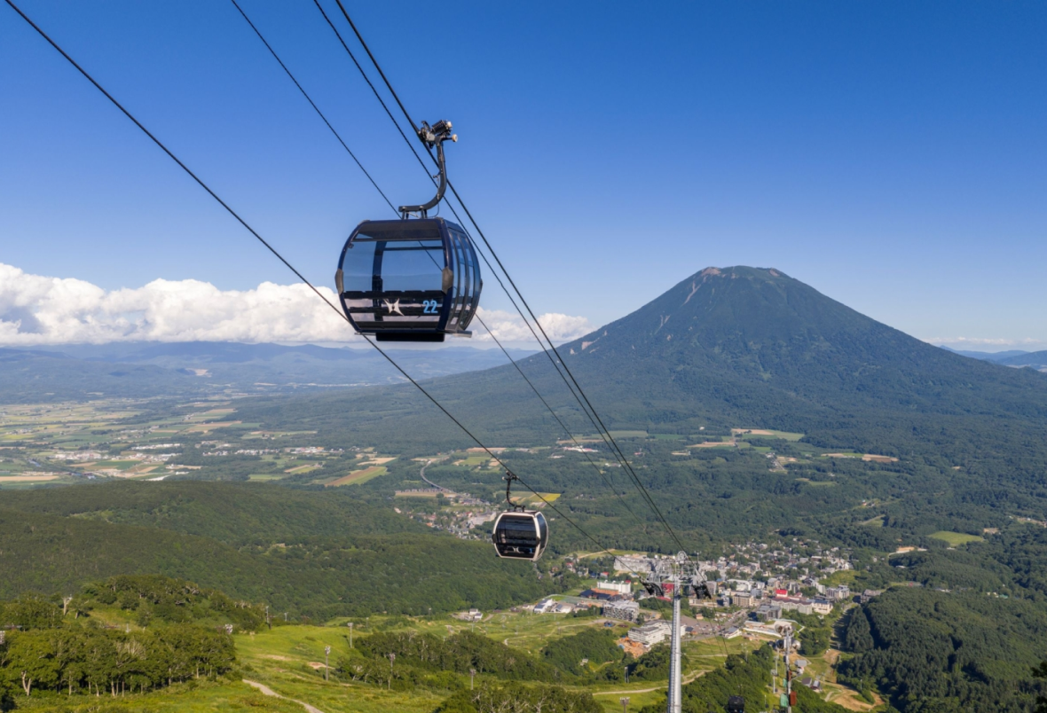 エースゴンドラ山頂駅舎