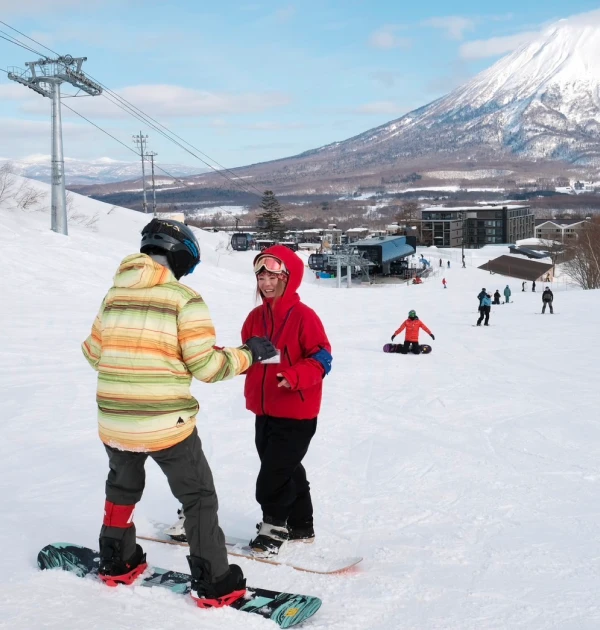 羊蹄山を背景にしたスクールレッスン